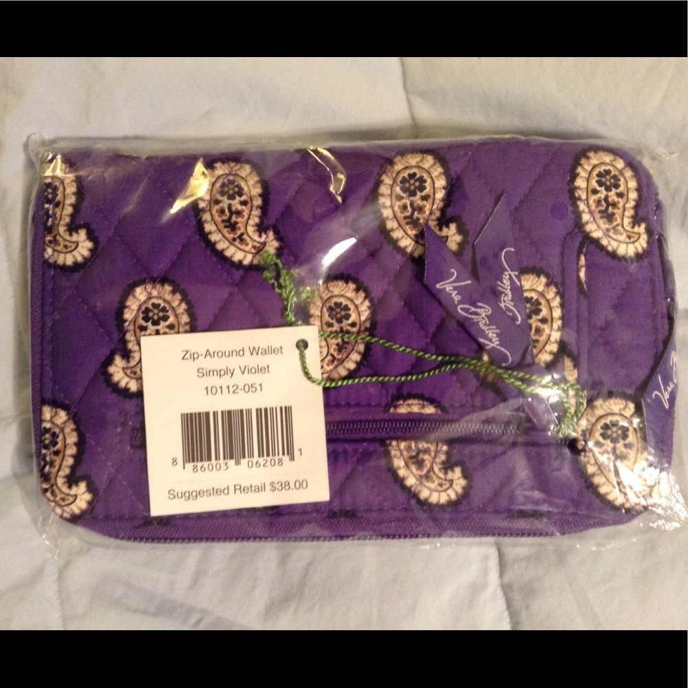 Vera Bradley zip around wallet